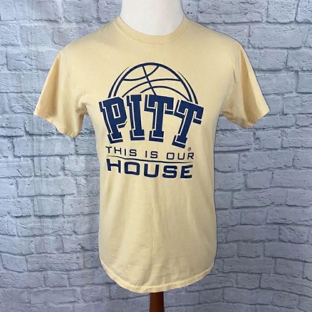 Gildan University of Pitt Crewneck short sleeve basketball t-shirt yellow sz med